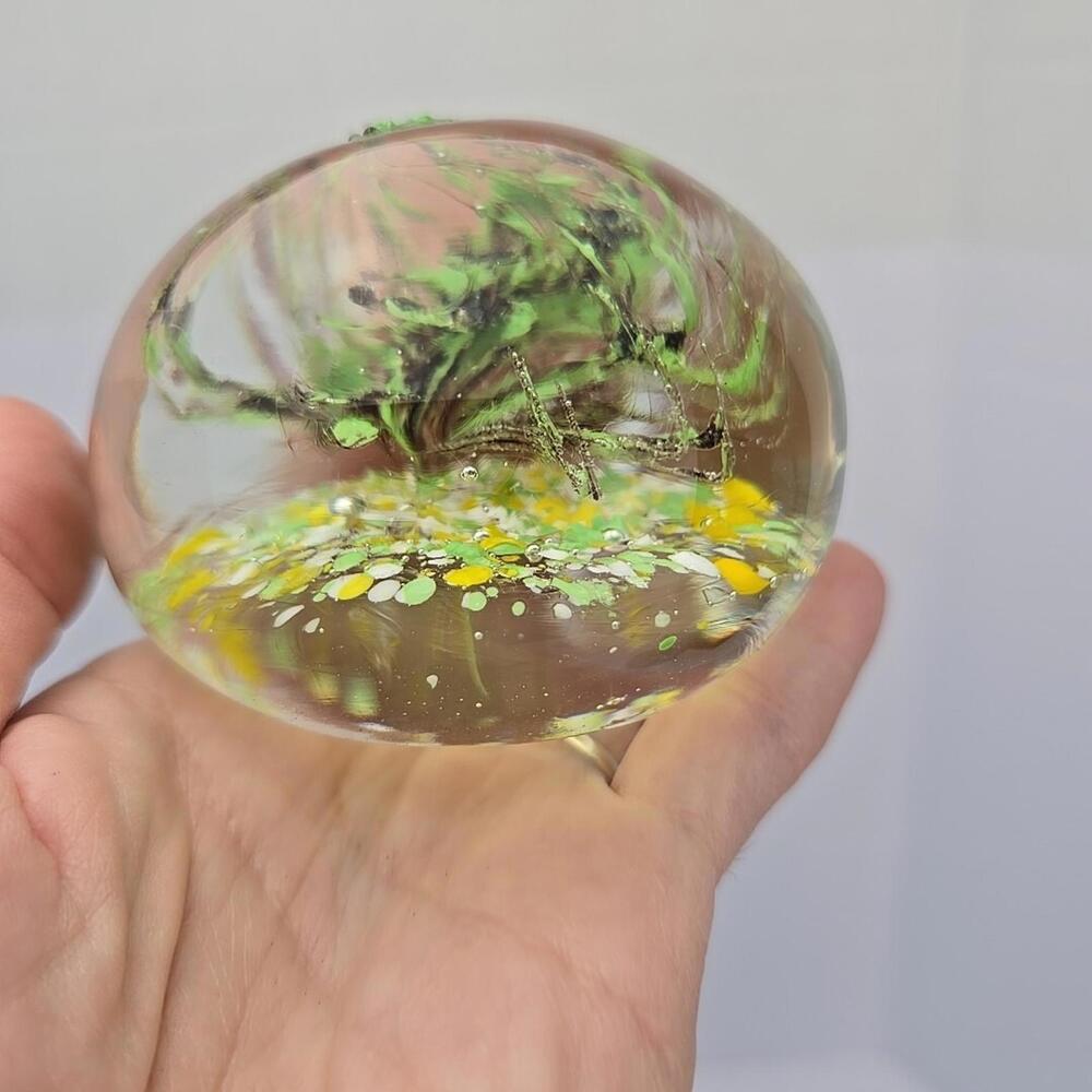 Vtg Art Glass Paper Weight With Green Shrimp Yellow, White & Green Brown Swirl - Picture 8 of 15